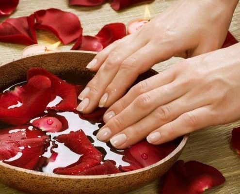 massaggio mani | manicure | sun lovers group