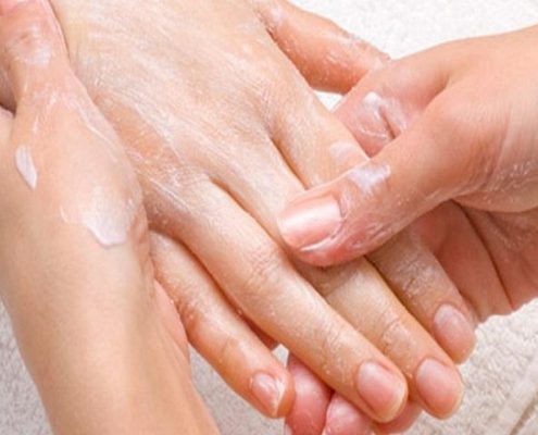 massaggio mani | manicure | sun lovers group